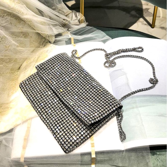 New! Rhinestone Chain Purse - Picture 6 of 13